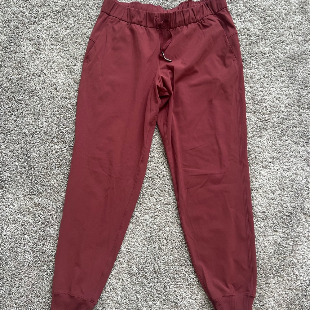 lululemon Women Maroon Jogger Sweatpants